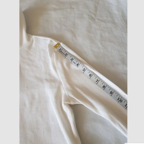 Old Navy Womens Blouse Size Medium Petite White Turtleneck Ribbed Sea Salt - Picture 9 of 13